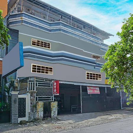 Hotel Diamond Inn Makassar RedPartner Bagian luar foto