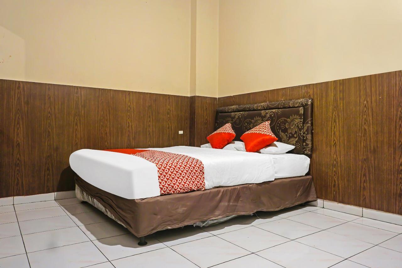 Hotel Diamond Inn Makassar RedPartner Bagian luar foto