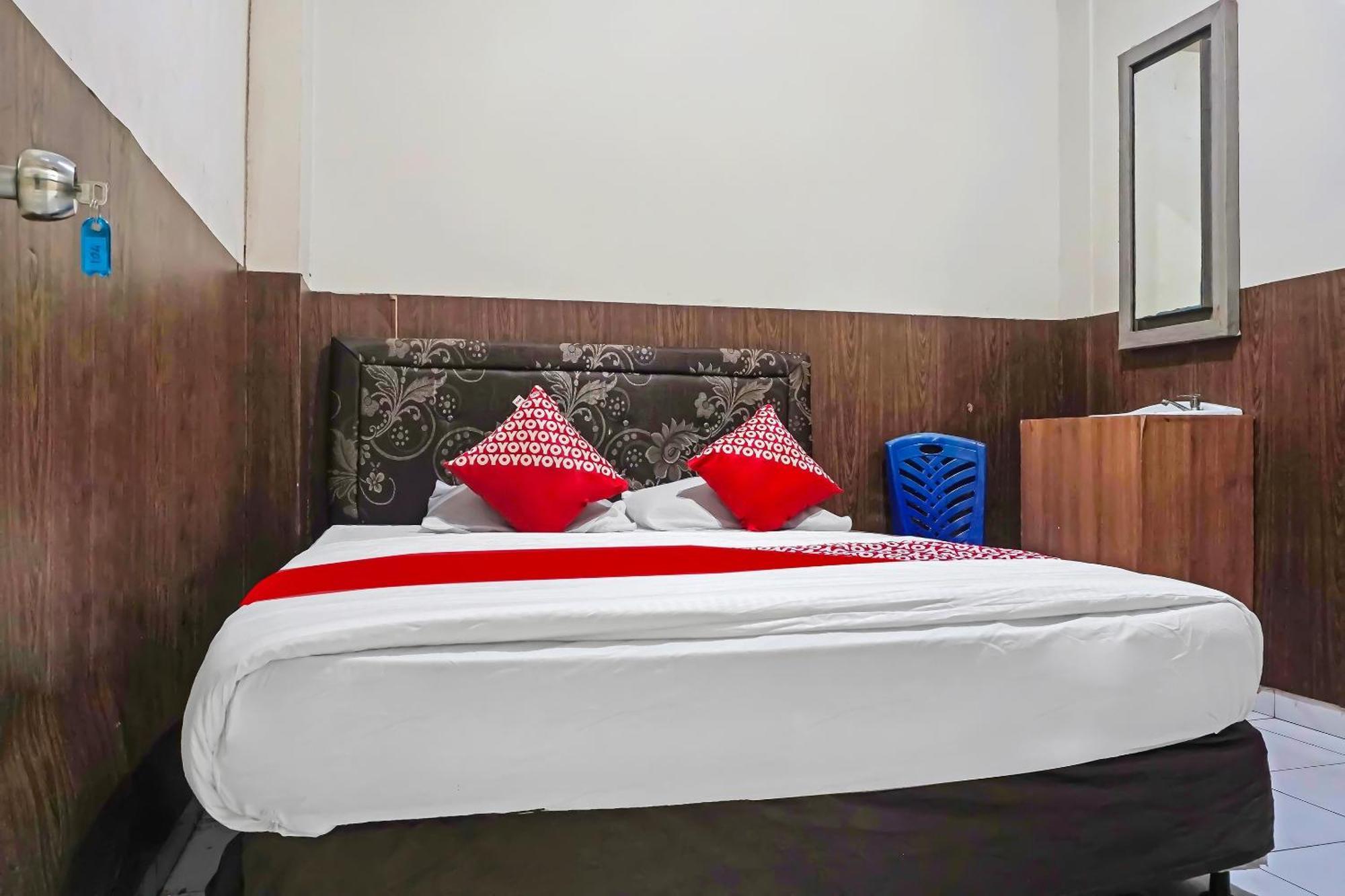 Hotel Diamond Inn Makassar RedPartner Bagian luar foto