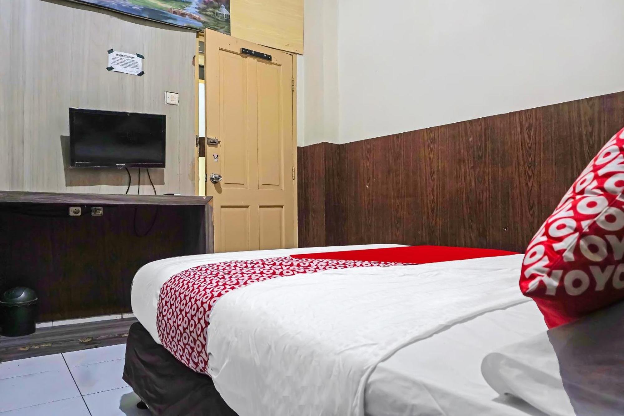 Hotel Diamond Inn Makassar RedPartner Bagian luar foto