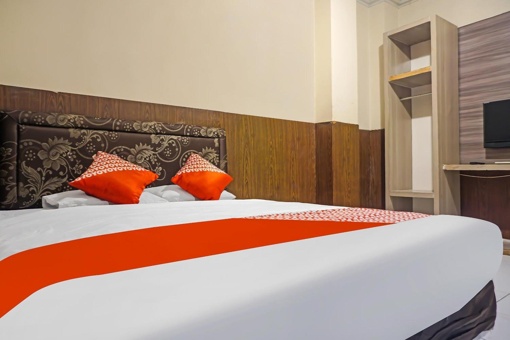 Hotel Diamond Inn Makassar RedPartner Bagian luar foto